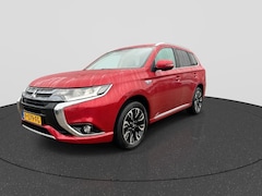 Mitsubishi Outlander - 2.0 PHEV Premium RIJKLAAR | 360 Camera | Trekhaak | Climate Control