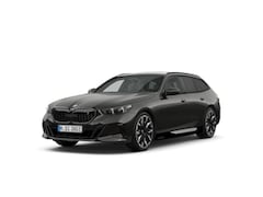 BMW i5 Touring - eDrive40 M Sport Pro Edition 84 kWh | M Sportpakket Pro | Innovation Pack | Travel Pack |