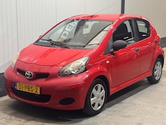 Toyota Aygo - 1.0-12V Access Blanke lak laat een beetje los