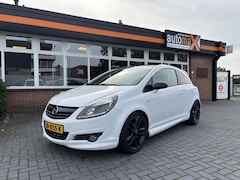 Opel Corsa - 1.4-16V White Edition
