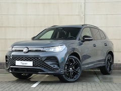 Volkswagen Tiguan - 1.5 eHybrid R-Line Edition | Panoramadak | Trekhaak | Headup display | Navigatie | Climatr