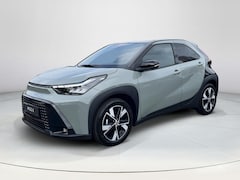 Toyota Aygo X - Hybrid 115 pulse | Tarragon met zwart dak | Easy Pack | Nieuw uit voorraad leverbaar |