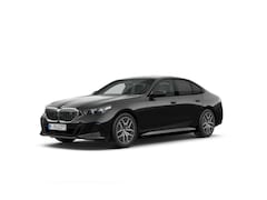 BMW i5 - eDrive40 M Sport Edition 84 kWh Panoramadak - Driving Assistant Plus - Getinte Ruiten - Co