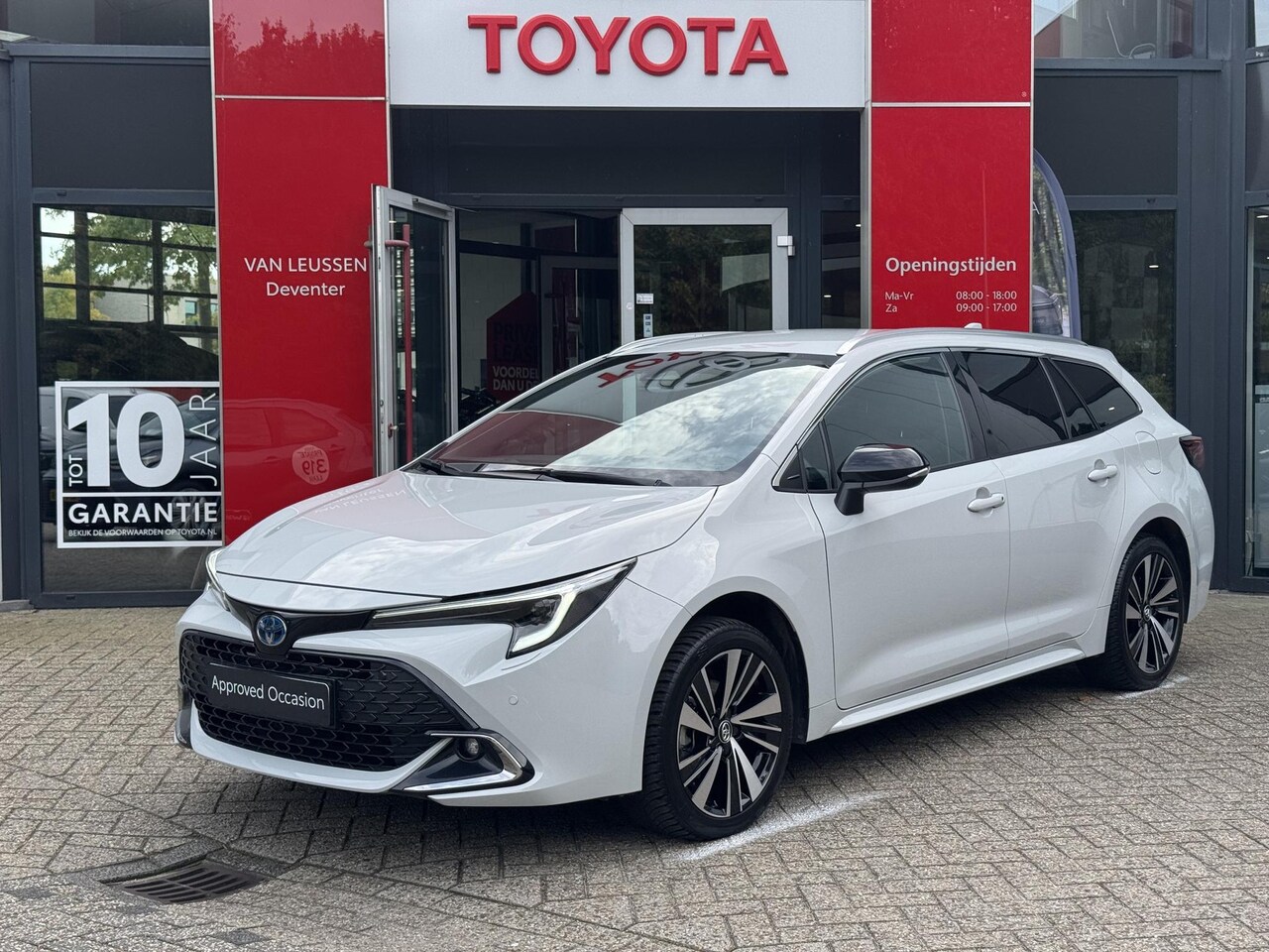 Toyota Corolla Touring Sports - Hybrid 140 Dynamic STOEL/STUURVERW. P-SENSOREN APPLE/ANDROID CLIMA AD-CRUISE CAMERA - AutoWereld.nl