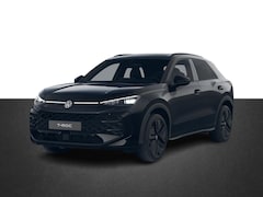 Volkswagen T-Roc - R-Line Edition 1.5 Hybrid 125 kW / 170 PK automaat | Black Style pakket | Panoramadak | Tr