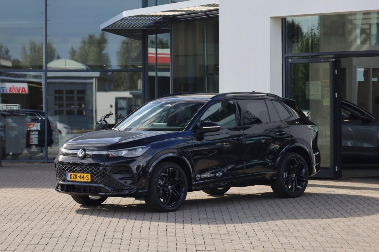 Volkswagen Tiguan - 1.5 eHybrid R-Line Edition Beschikbaar vanaf 03/04/2027 | 272PK / 200kW DSG, Verwarmbare v - AutoWereld.nl