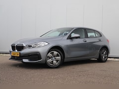 BMW 1-serie - 118i 136PK Automaat Navigatie Draadloos Carplay Climate Cruise Control Parkeersensor