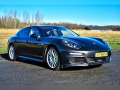 Porsche Panamera - 3.0 S E-Hybrid € 26.000 in options