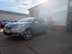 Peugeot 2008 - 1.2 PureTech Allure Clima, cruise, pano, trekhaak, pdc achter