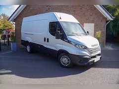 Iveco Daily - 210 pk L2H2 Aut. 3500KG Laadvermogen Vol opties, Trekhaak, 3-zits