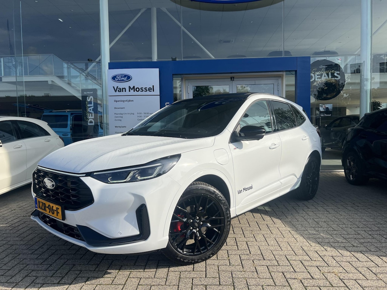 Ford Kuga - 2.5 PHEV ST-Line X | DEMO | Full Options! | Beschikbaar 12-26 | Adaptieve Matrix-led | Bla - AutoWereld.nl