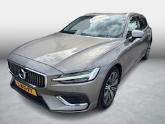 Volvo V60 - 2.0 T8 Recharge AWD Inscription | Trekhaak | Panoramadak | Harman Kardon Audio | Achteruit