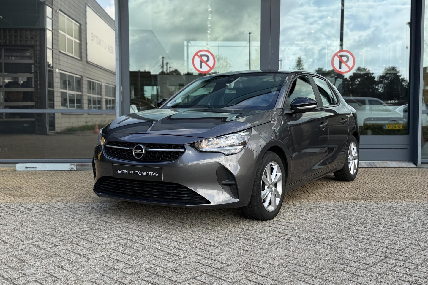 Opel Corsa - 1.2 Edition 100pk | Navigatie via App | Trekhaak | Cruise Control | Apple Carplay/Android - AutoWereld.nl