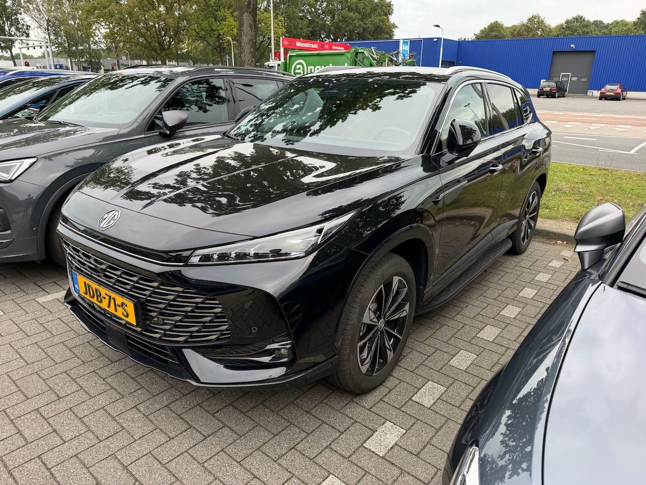 MG MG HS PHEV - 1.5 Aut. 272pk Luxury | Bruin Interieur | Trekhaak | Led Koplampen | Navi | 360 Camera | C - AutoWereld.nl