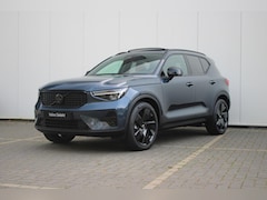 Volvo XC40 - B4 Plus Black Edition | Panoramadak | Trekhaak | Verwarmbare voorstoelen en stuurwiel | Pr