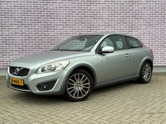 Volvo C30 - 2.0 Momentum | regen sensor | parkeersensoren | Spoiler | High Performance audio | Bluetoo