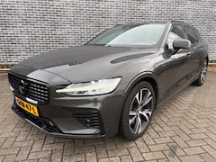 Volvo V60 - 2.0 T6 Recharge AWD R-Design | Trekhaak | Harman Kardon Audio | Achteruitrijcamera | Parke