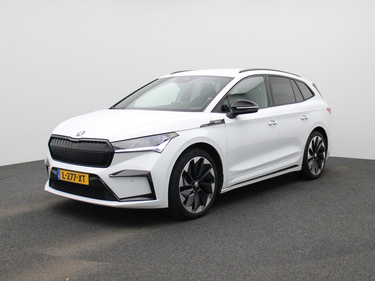 Skoda Enyaq iV - 60 Sportline SOH 85%/ Camera/ stuurverwarming/21 Inch/ - AutoWereld.nl