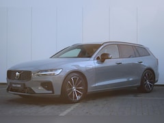 Volvo V60 - T8 Plug-in hybrid AWD Ultra Dark | Panoramadak | Trekhaak | 360 graden camera | Head-up di