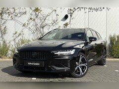Volvo V60 - 2.0 T6 Plug-in hybrid AWD Ultra Dark | Trekhaak | Adaptive Cruise Control | Head Up Displa