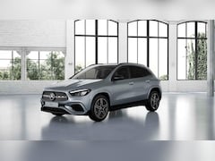 Mercedes-Benz GLA-Klasse - 180 AMG Line | Panoramadak | Night | Winterpakket | Keyless |