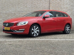 Volvo V60 - 2.4 D6 AWD Plug-In Hybrid Summum | Leder | Climate | Cruise | Navi | PDC | Stoelverwarming