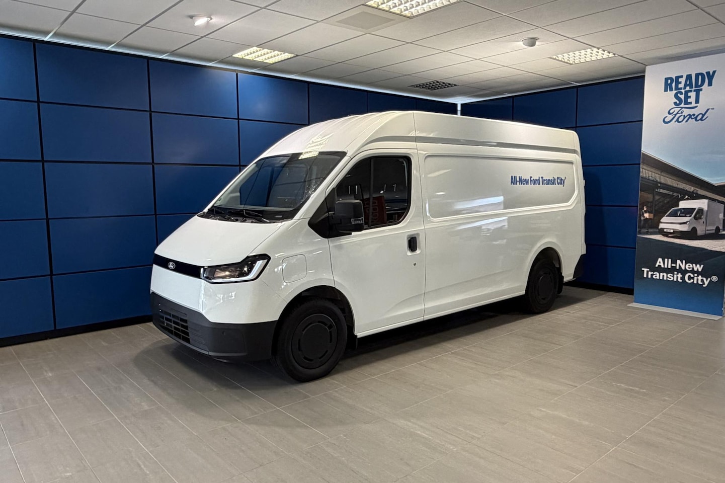 Ford Transit City - Lengte 2 Hoogte 2/ Prijs ex BTW. - AutoWereld.nl