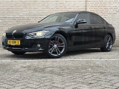 BMW 3-serie - 320i High Executive | Climate | Cruise | Navi | PDC | APK 06-2027 |