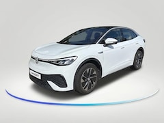 Volkswagen ID.5 - Pro 77 kWh 174 PK | Wegklapbare trekhaak | Voorstoelen verwarmd | 19 Inch