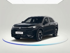 Volkswagen T-Roc - 1.5 eTSI R-Line 150 PK DSG | Navigatie Trekhaak | Parkeercamera | Matrix LED Koplampen | K