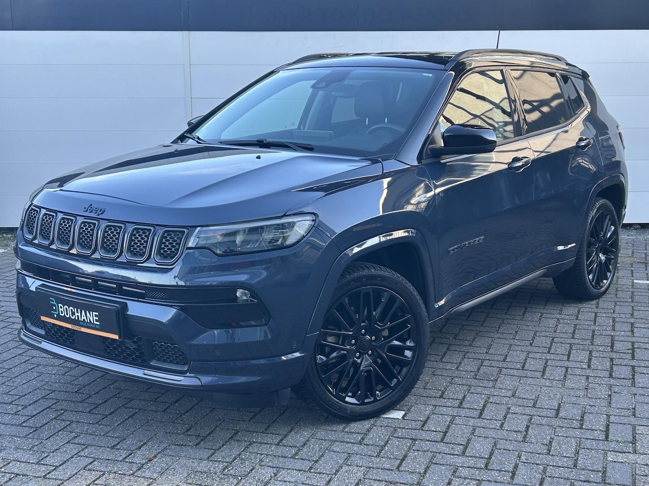 Jeep Compass - 4xe 240 Plug-in Hybrid Electric S | Leder | Trekhaak | Navigatie | Camera - AutoWereld.nl