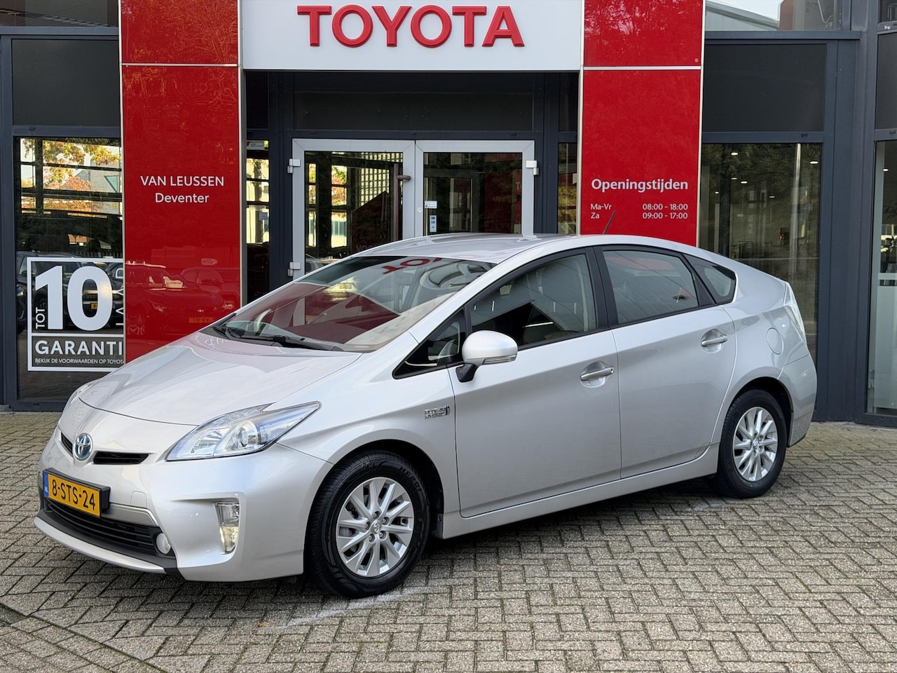 Toyota Prius - 1.8 Plug-in Aspiration STOEL VERW. | TREKHAAK - AutoWereld.nl