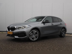 BMW 1-serie - 118i Automaat LMV Sportstoelen Half Leder Virtual Cockpit Navigatie Draadloos Carplay Sfee