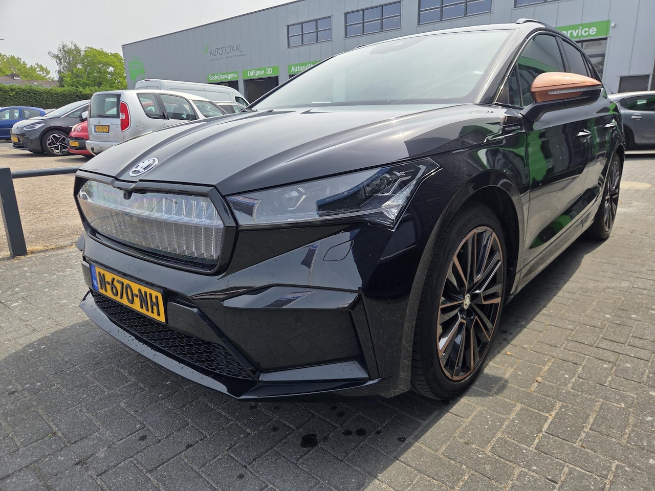 Skoda Enyaq iV - 80 Founders Edition Black PDC - KEYLESS - 360 CAM - SOH 91% - AutoWereld.nl