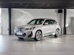 BMW iX1 - eDrive20 67 kWh | M Sport Pro | Stoelverwarming | Comfort Access | Trekhaak |