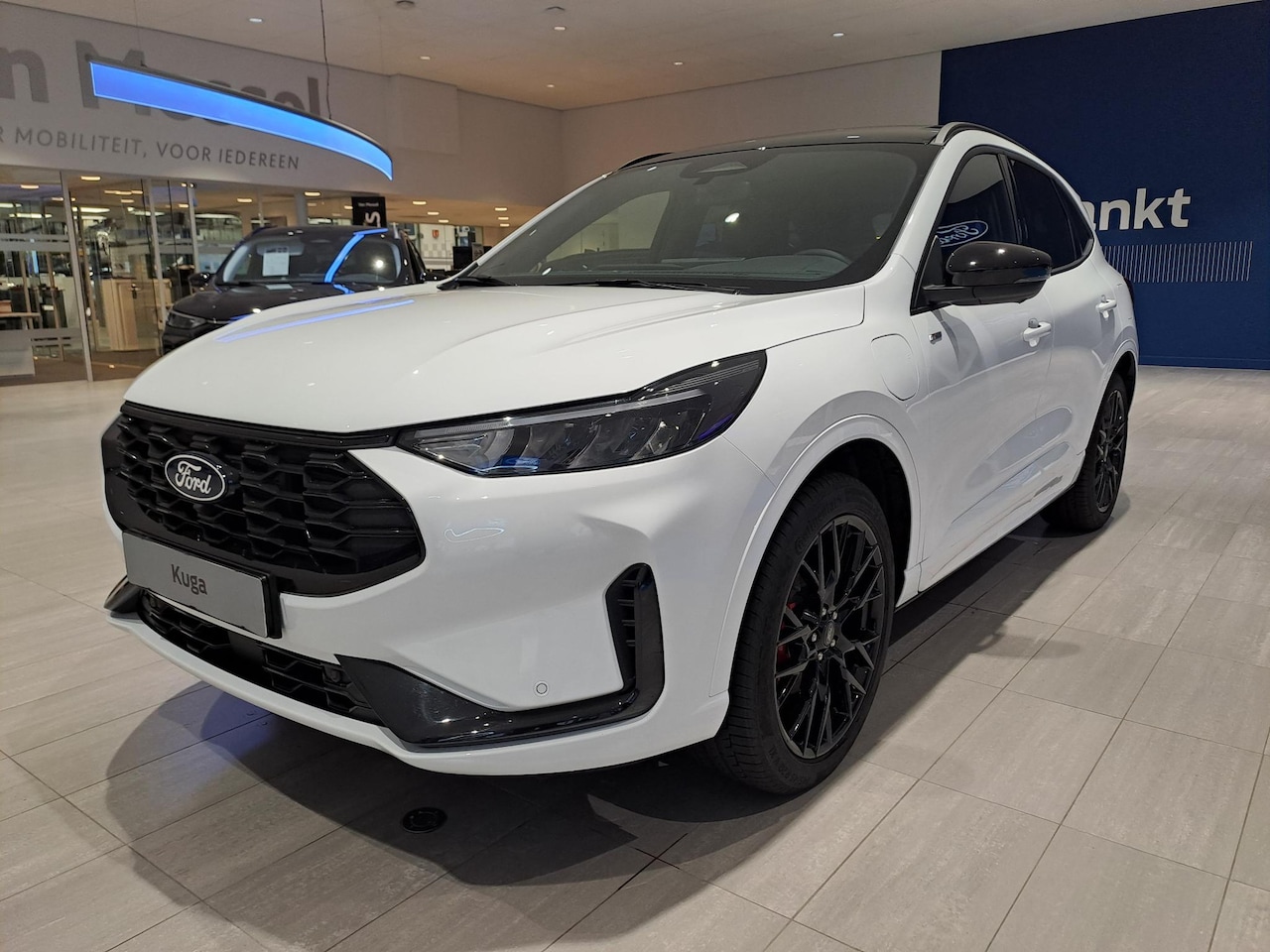 Ford Kuga - 2.5 PHEV ST-Line X | PANORAMADAK | ELEKTRISCHE TREKHAAK | ADAPTIEVE CRUISE CONTROL | BLACK - AutoWereld.nl