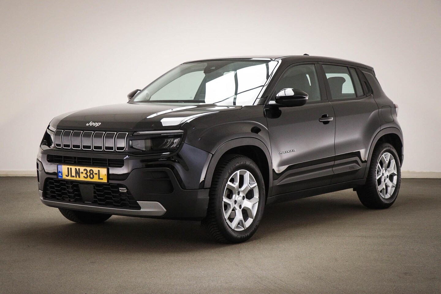 Jeep Avenger - 1.2 Altitude | STOELVERWARMING | DRAADLOZE LADER |  JBL DAB | APPLE | CAMERA - AutoWereld.nl