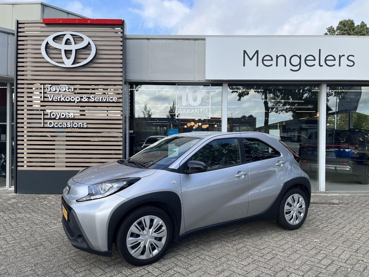 Toyota Aygo X - 1.0 VVT-i MT Play | NL-Auto | Apple Carplay | Camera - AutoWereld.nl