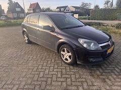 Opel Astra - 1.6 Elegance / APK / STOELVERWARMING / PARKERSENS./