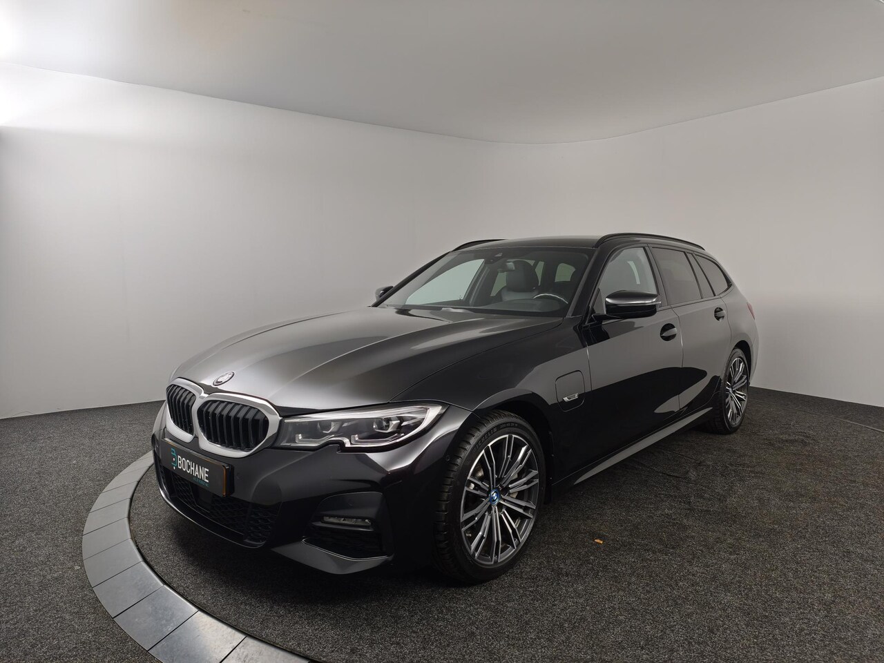 BMW 3-serie Touring - 330e Business Edition Plus M-Sport / 1.500 kg Elektrische trekhaak / Stuur- en stoelverwar - AutoWereld.nl
