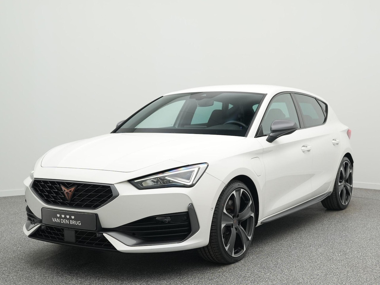 CUPRA Leon - 1.4 TSI eHybrid PHEV VZ Business Intense 245pk DSG | Navigatie | LED signature koplampen | - AutoWereld.nl