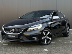 Volvo V40 - 1.5 T3 Polar+ Sport Panorama dak / parkeersensoren en camera achter / Harman Kardon Audio