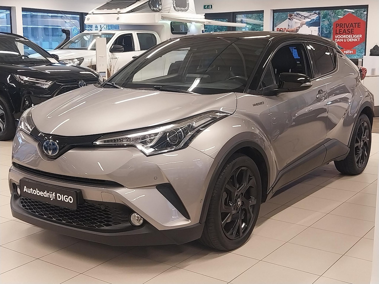 Toyota C-HR - 1.8 Hybrid Black Edition | JBL Audio | Navigatie | Leder Sportstoelen | Parkeersensoren | - AutoWereld.nl