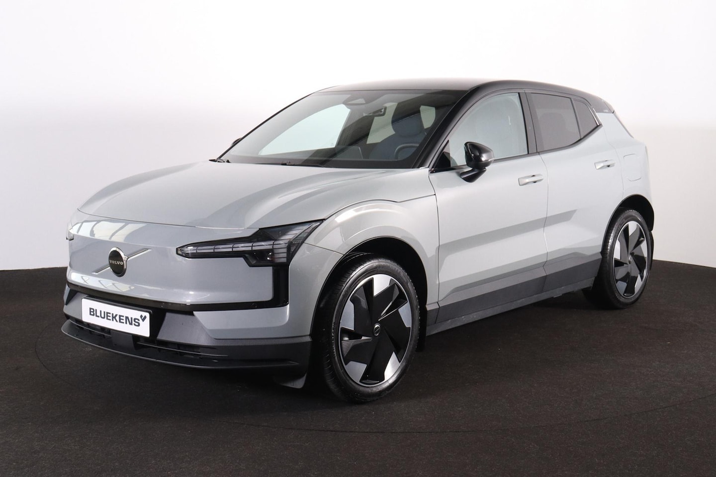 Volvo EX30 - Extended Range Plus 69 kWh - Adaptive Cruise Control - Harman/Kardon audio - Parkeercamer - AutoWereld.nl