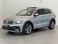 Volkswagen Tiguan - 1.5 TSI ACT Highline Business R | Trekhaak | Panoramadak | Stoel- & Stuurwielverwarming |