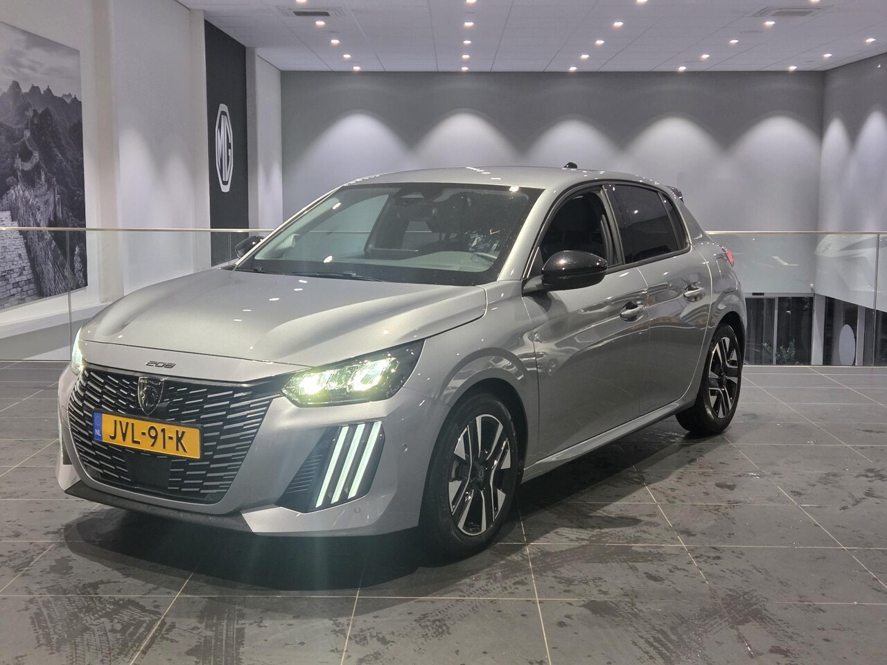Peugeot 208 - 1.2 Hybrid 110 e-DCS6 Allure 1.2 Hybrid 110 e-DCS6 Allure - AutoWereld.nl