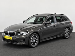 BMW 3-serie Touring - 330e Sportline Panoramadak Navi Carplay Cruise Control Full LED PDC VA Privacy Glass Live