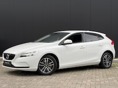 Volvo V40 - 1.5 T2 Polar+ Automaat / Navi / Bluetooth / Parkeersensoren / Stoelverwarming / Cruise Con