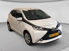 Toyota Aygo - 1.0 VVT-i x-play Navi| Airco| Camera