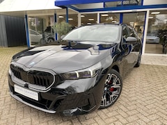 BMW 5-serie Touring - 550e xDrive Memory / stuurverwarming / stoel verkoeling+ verwarming / Nwe prijs 114.000€